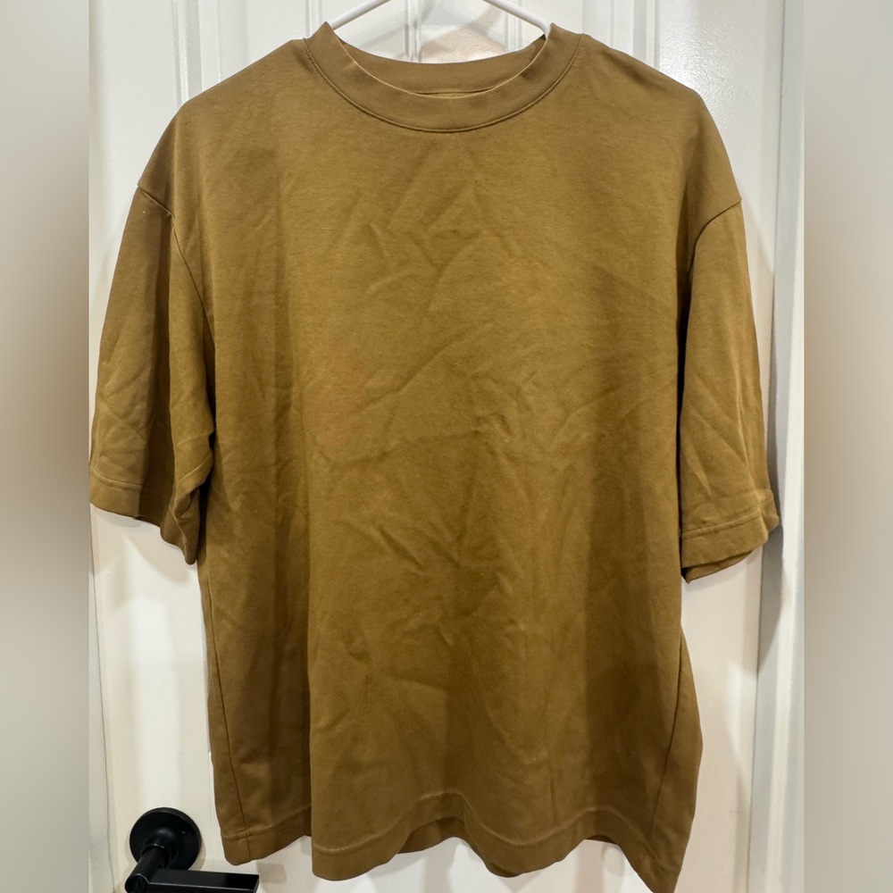 Uniqlo Men's Brown Oversize Short Sleeve Tee